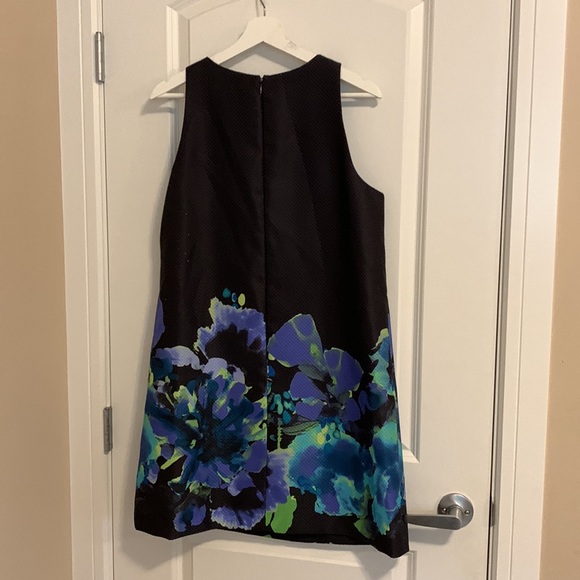COPY - Tahari black dress with floral pattern, size 12 - Picture 2 of 3